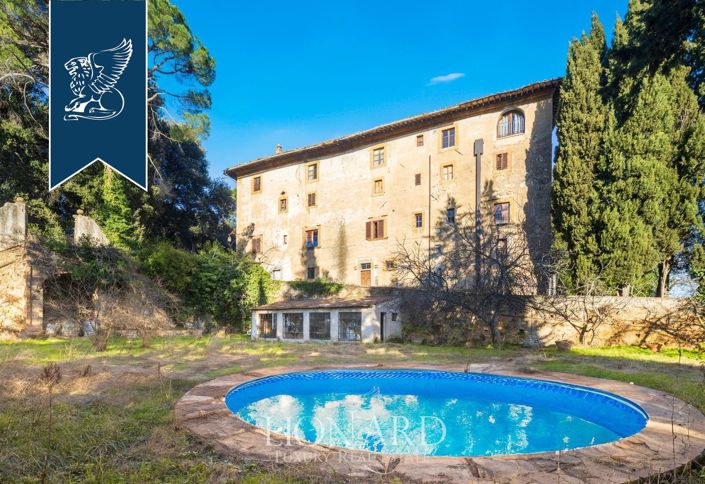 Image No.4-10 Bed Property for sale