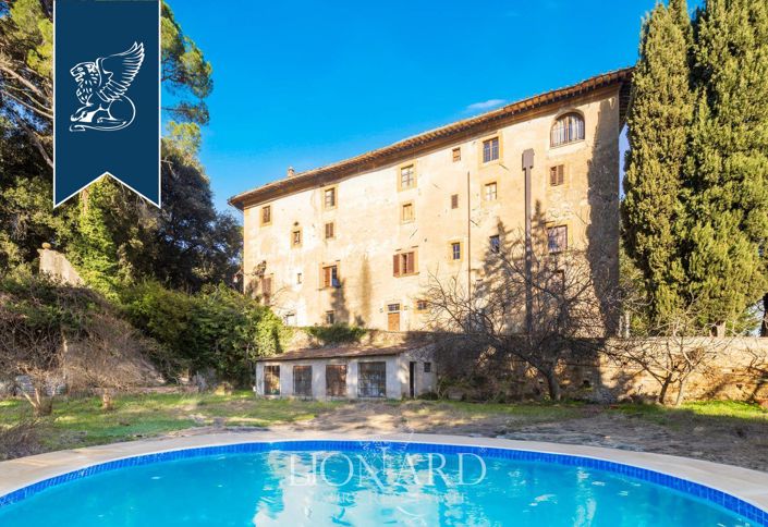 Image No.6-10 Bed Property for sale