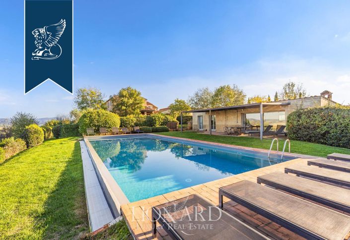 Image No.18-Ferme de 12 chambres à vendre à Trequanda