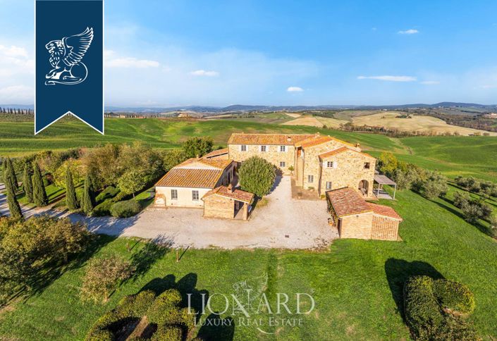 Image No.5-Ferme de 12 chambres à vendre à Trequanda