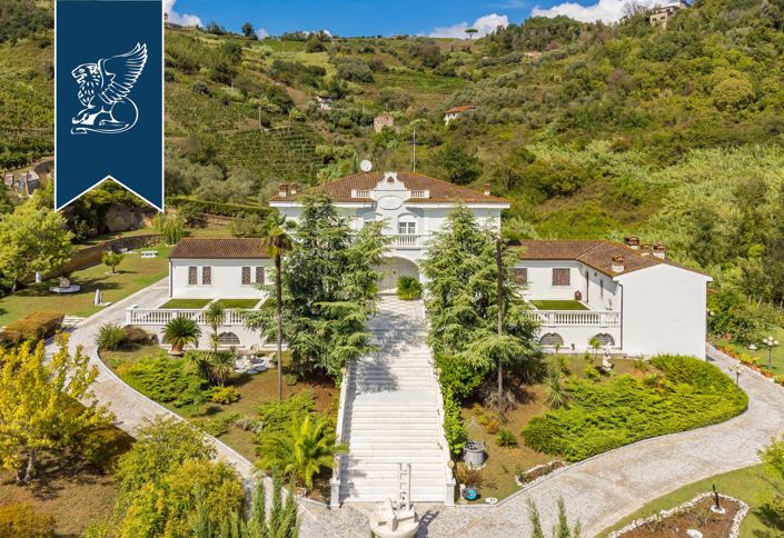 Image No.3-6 Bed Villa for sale