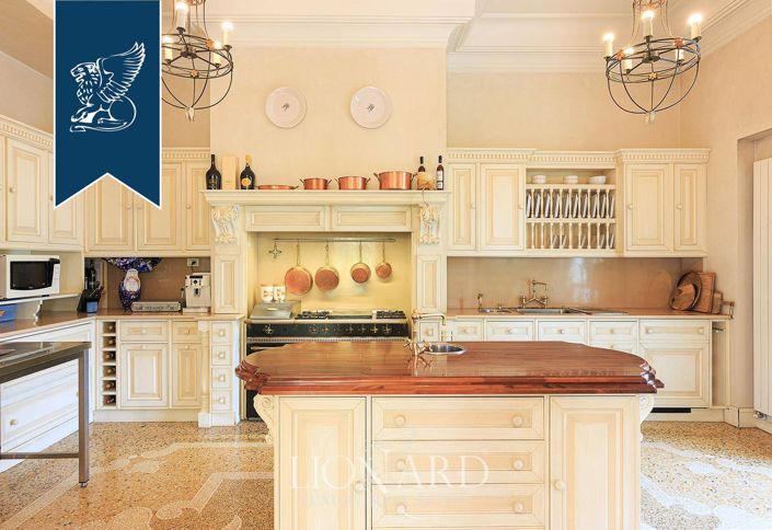 Image No.18-6 Bed Villa for sale