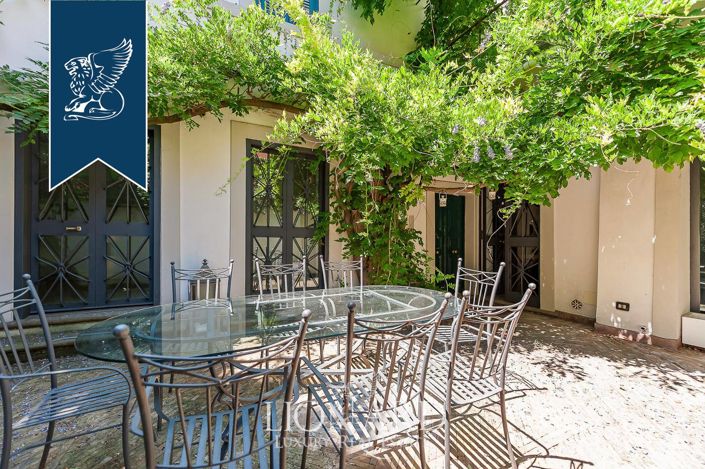 Image No.17-2 Bed Property for sale