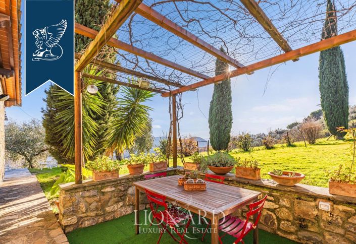 Image No.18-Ferme de 30 chambres à vendre à Florence