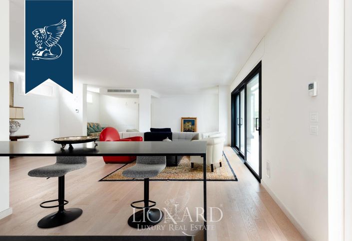 Image No.10-4 Bed Villa for sale