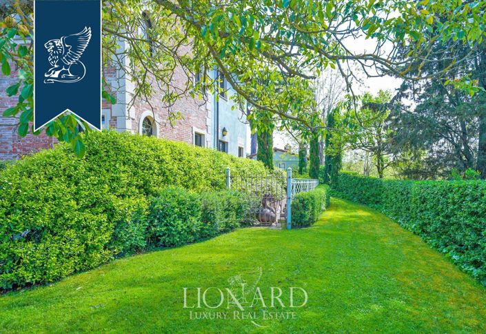 Image No.18-18 Bed Hotel for sale