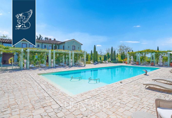 Image No.8-18 Bed Hotel for sale