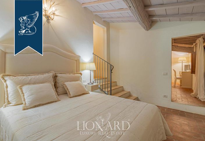 Image No.18-Maison de campagne de 8 chambres à vendre à Pistoia