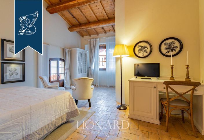 Image No.19-Maison de campagne de 8 chambres à vendre à Pistoia