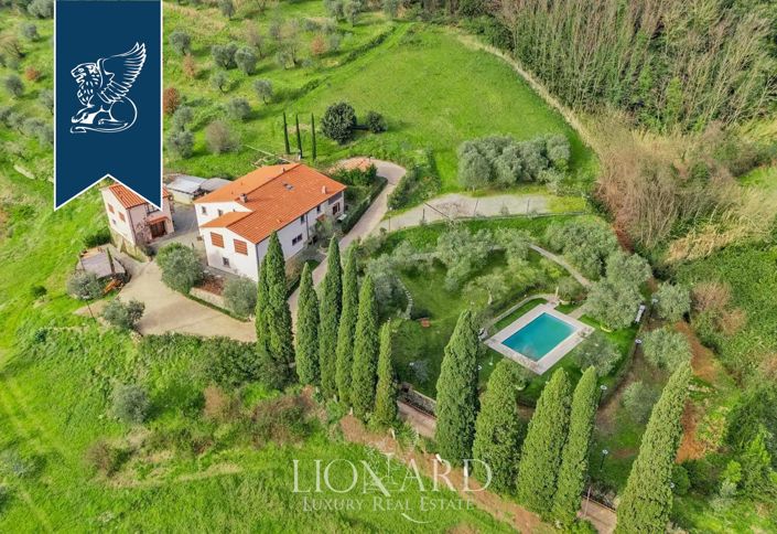 Image No.2-Maison de campagne de 8 chambres à vendre à Pistoia