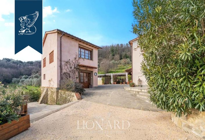 Image No.7-Maison de campagne de 8 chambres à vendre à Pistoia