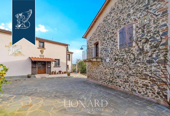 Image No.8-Maison de campagne de 8 chambres à vendre à Pistoia