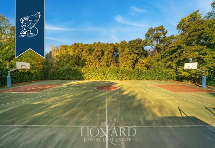 Image No.14-8 Bed Villa for sale