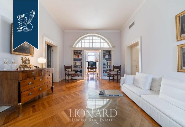 Image No.19-8 Bed Villa for sale