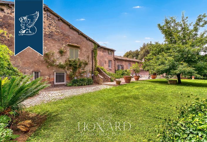 Image No.13-8 Bed Villa for sale