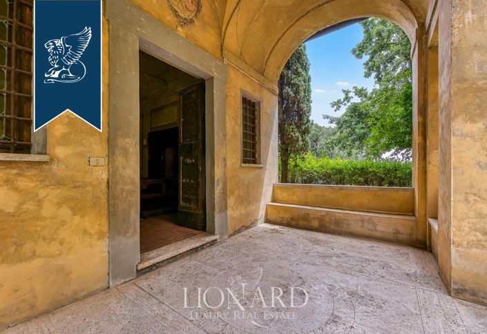 Image No.20-8 Bed Villa for sale