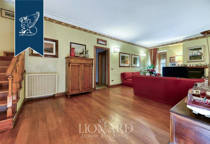 Image No.12-8 Bed Villa for sale