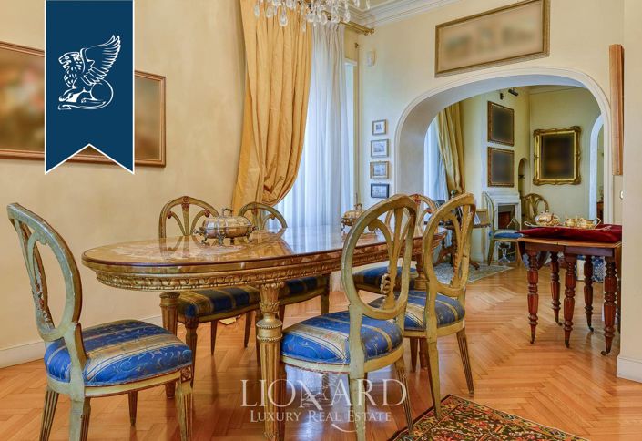 Image No.7-8 Bed Villa for sale