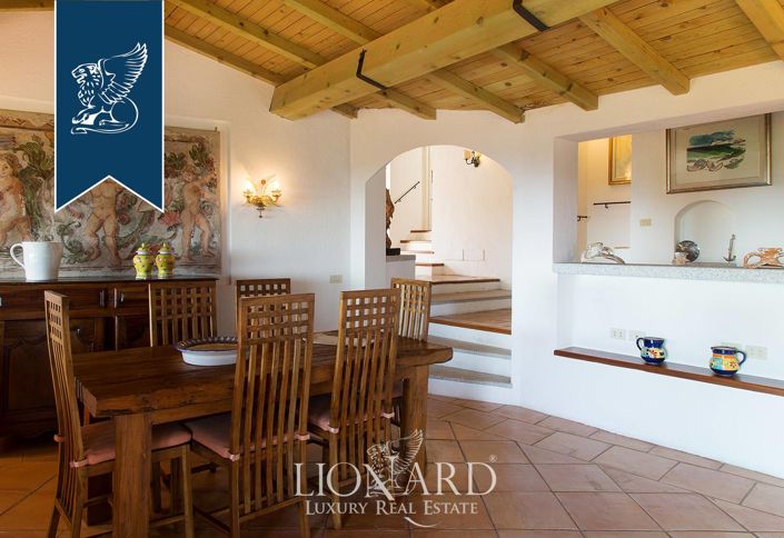 Image No.11-9 Bed Villa for sale