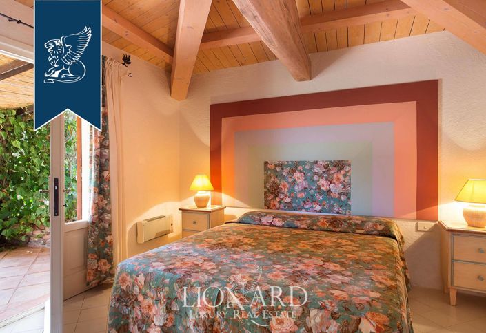 Image No.14-9 Bed Villa for sale