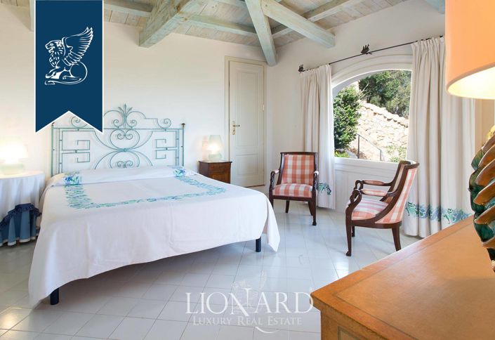 Image No.15-9 Bed Villa for sale