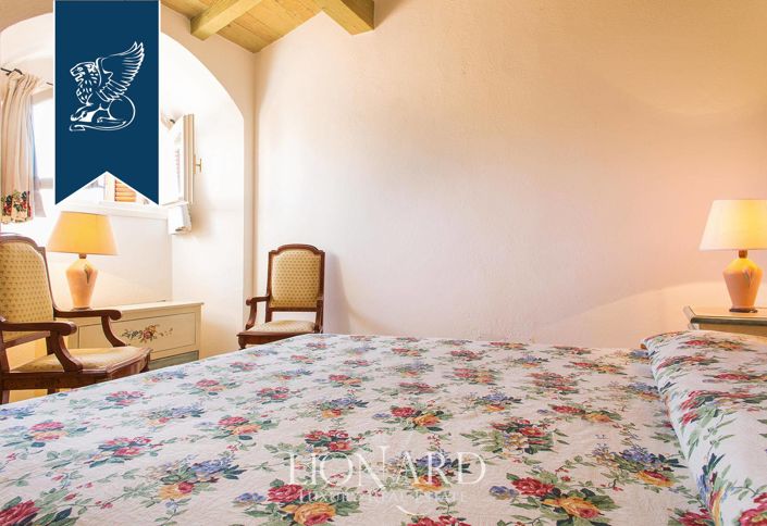 Image No.20-9 Bed Villa for sale