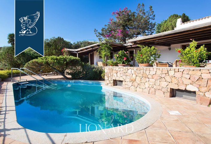 Image No.4-9 Bed Villa for sale