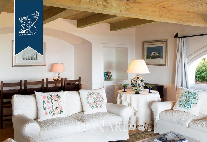 Image No.8-9 Bed Villa for sale