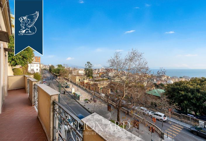 Image No.17-7 Bed Apartment for sale