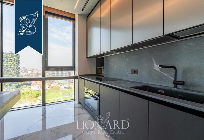 Image No.13-5 Bed Apartment for sale