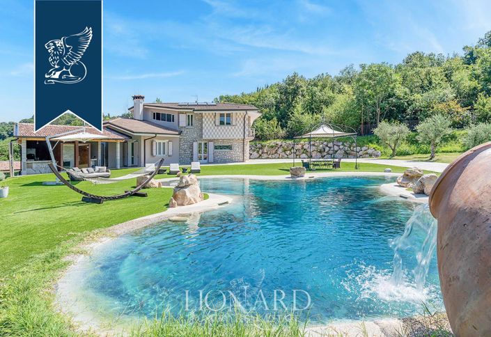 Image No.2-4 Bed Villa for sale