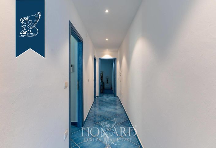 Image No.12-6 Bed Villa for sale