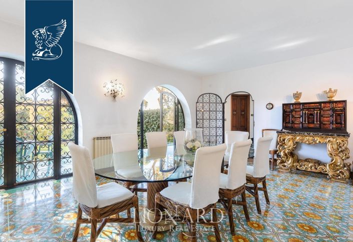 Image No.13-7 Bed Villa for sale