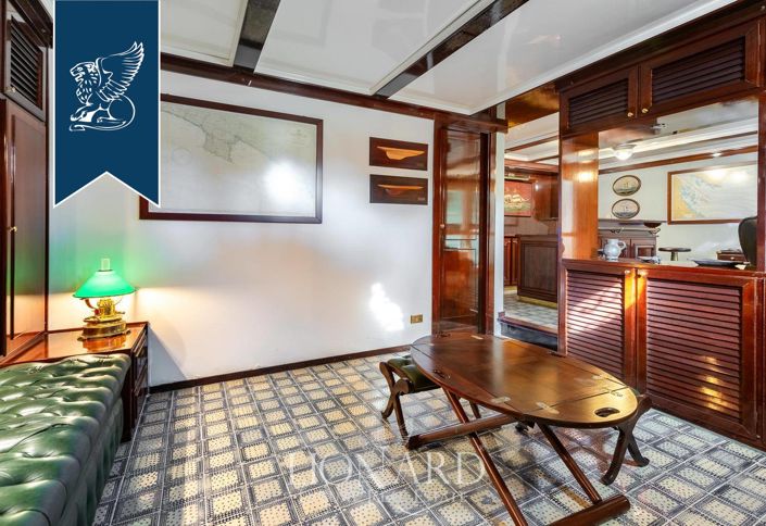 Image No.20-7 Bed Villa for sale