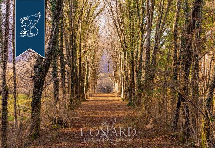 Image No.20-10 Bed Villa for sale