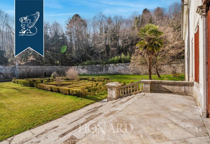 Image No.8-10 Bed Villa for sale