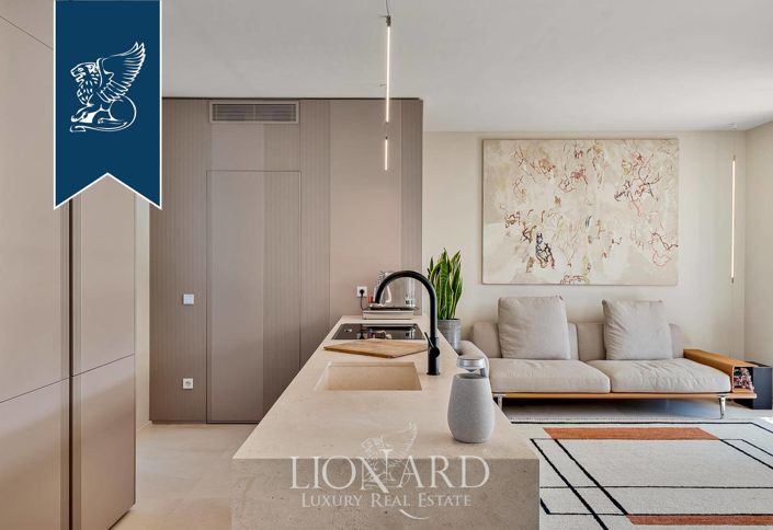 Image No.9-2 Bed Villa for sale