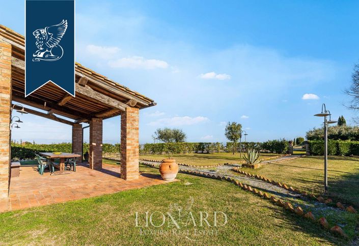 Image No.17-Ferme de 14 chambres à vendre à Montaione