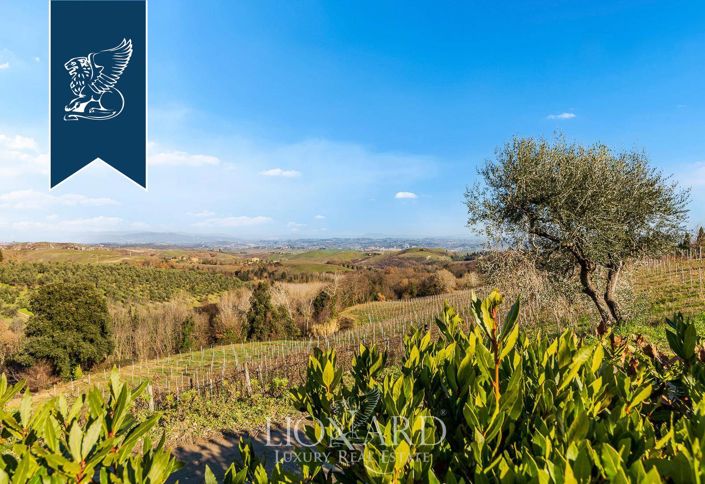 Image No.18-Ferme de 14 chambres à vendre à Montaione