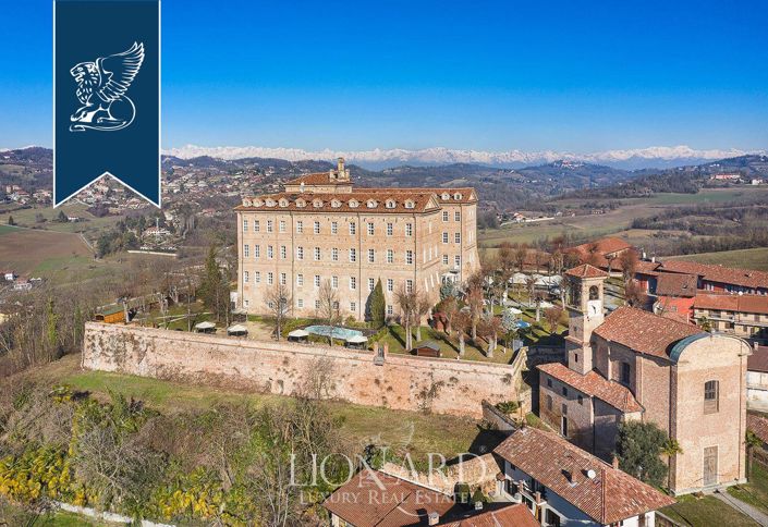 Image No.16-40 Bed Property for sale