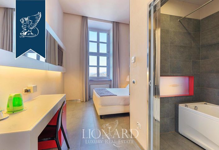 Image No.58-40 Bed Property for sale