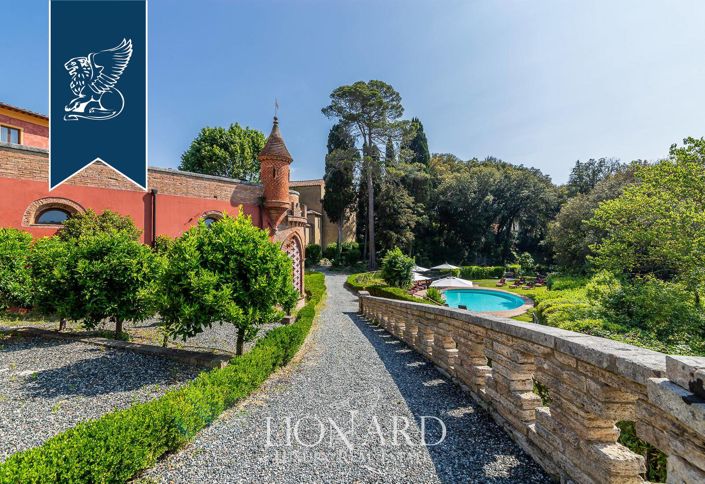 Image No.17-40 Bed Property for sale