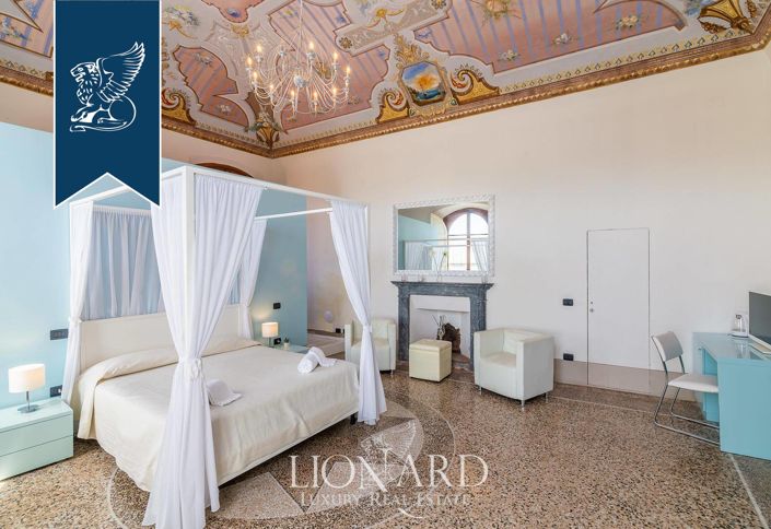 Image No.57-40 Bed Property for sale