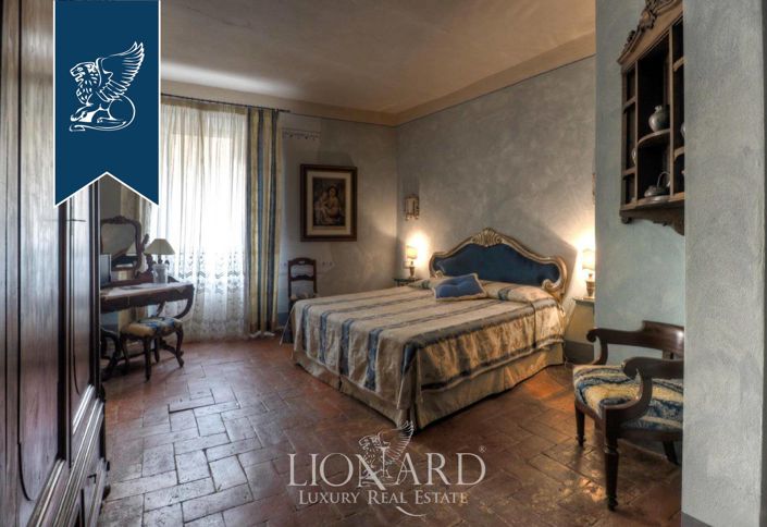 Image No.11-10 Bed Villa for sale