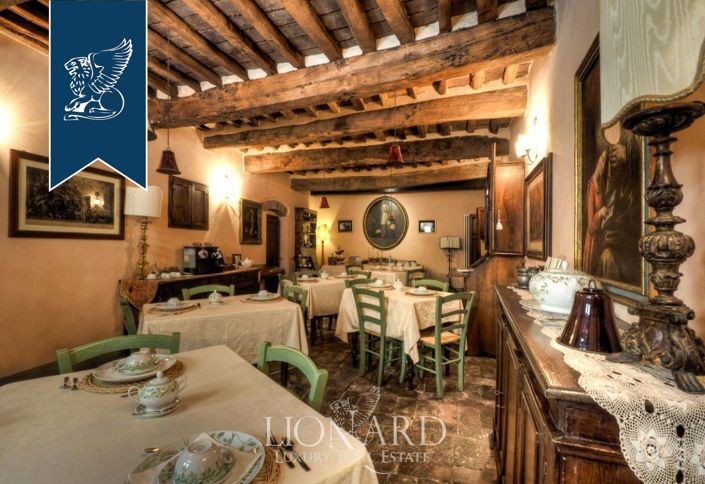 Image No.4-10 Bed Villa for sale