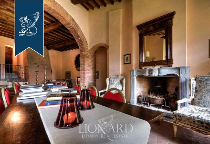 Image No.6-10 Bed Villa for sale