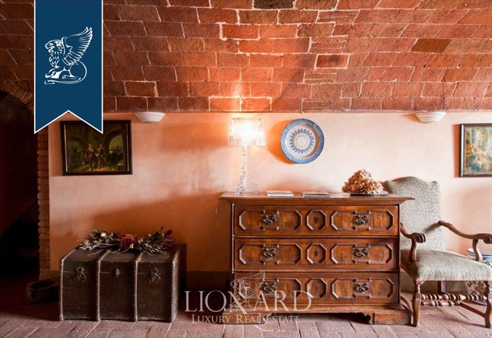 Image No.9-10 Bed Villa for sale