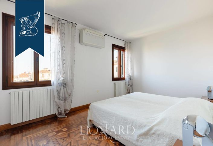 Image No.17-3 Bed Apartment for sale