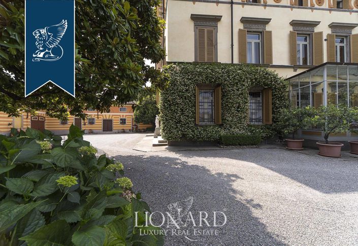 Image No.11-8 Bed Villa for sale