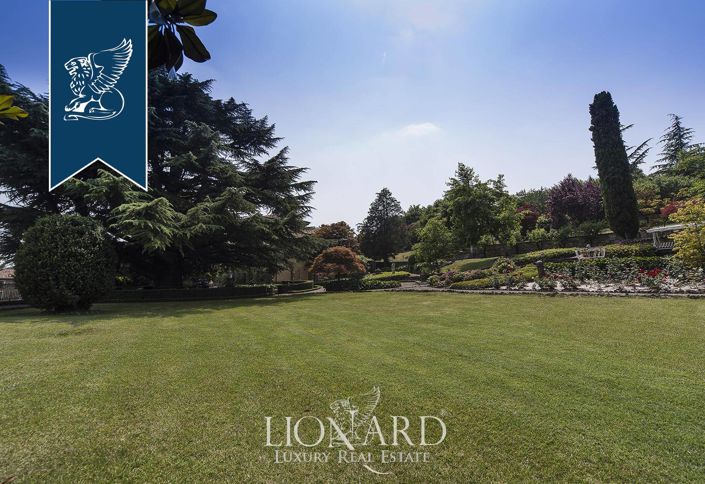 Image No.18-8 Bed Villa for sale